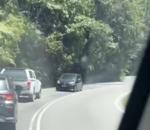 King Myvi Memandu Secara Terbalik Cetus Kebimbangan Netizen